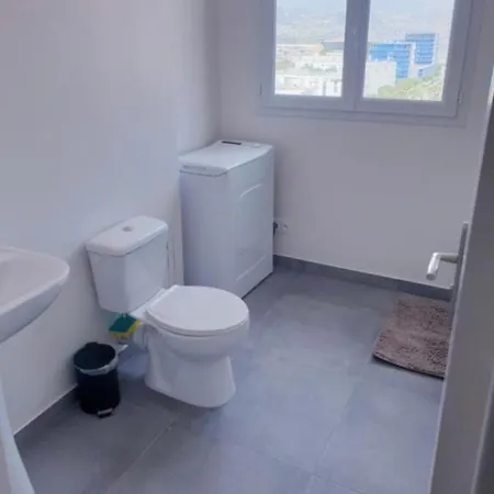 Privative, Grand Arenas, Proche Aeroport, Tram Sur Place, Gare Train St Augustin, 2 Toilet, 2 Shower * Nizza