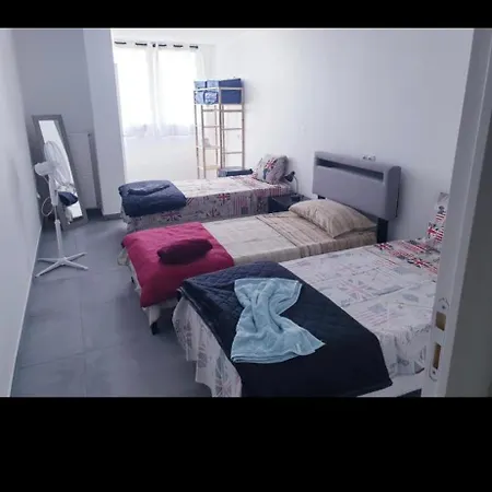 Privative, Grand Arenas, Proche Aeroport, Tram Sur Place, Gare Train St Augustin, 2 Toilet, 2 Shower Affittacamere Nizza